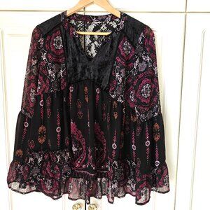 Burgundy/Black/White Women's Top, Size Large, New